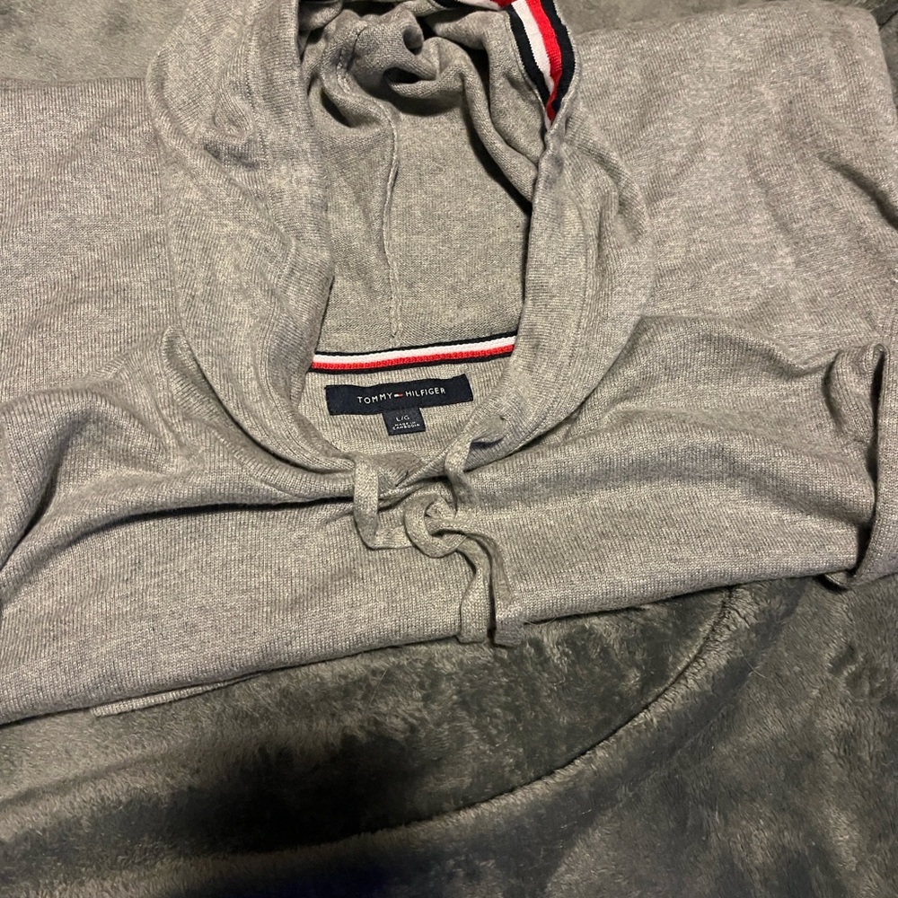 Tommy Hilfiger Heather Gray Pullover men’s large